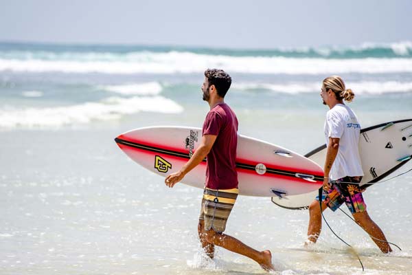 Surfing in Sri Lanka - top things to do in sri lanka.